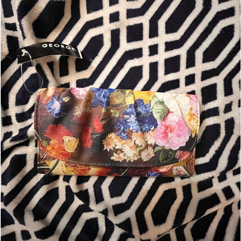 NWT George Floral Trifold Wallet